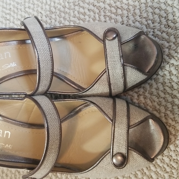 Shoes - Picture 5 of 6